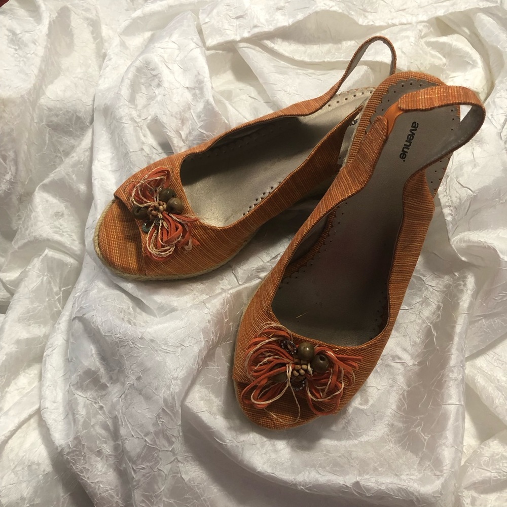 Women’s Espadrilla Wedge Shoes, Avenue Pippa in Size 10W